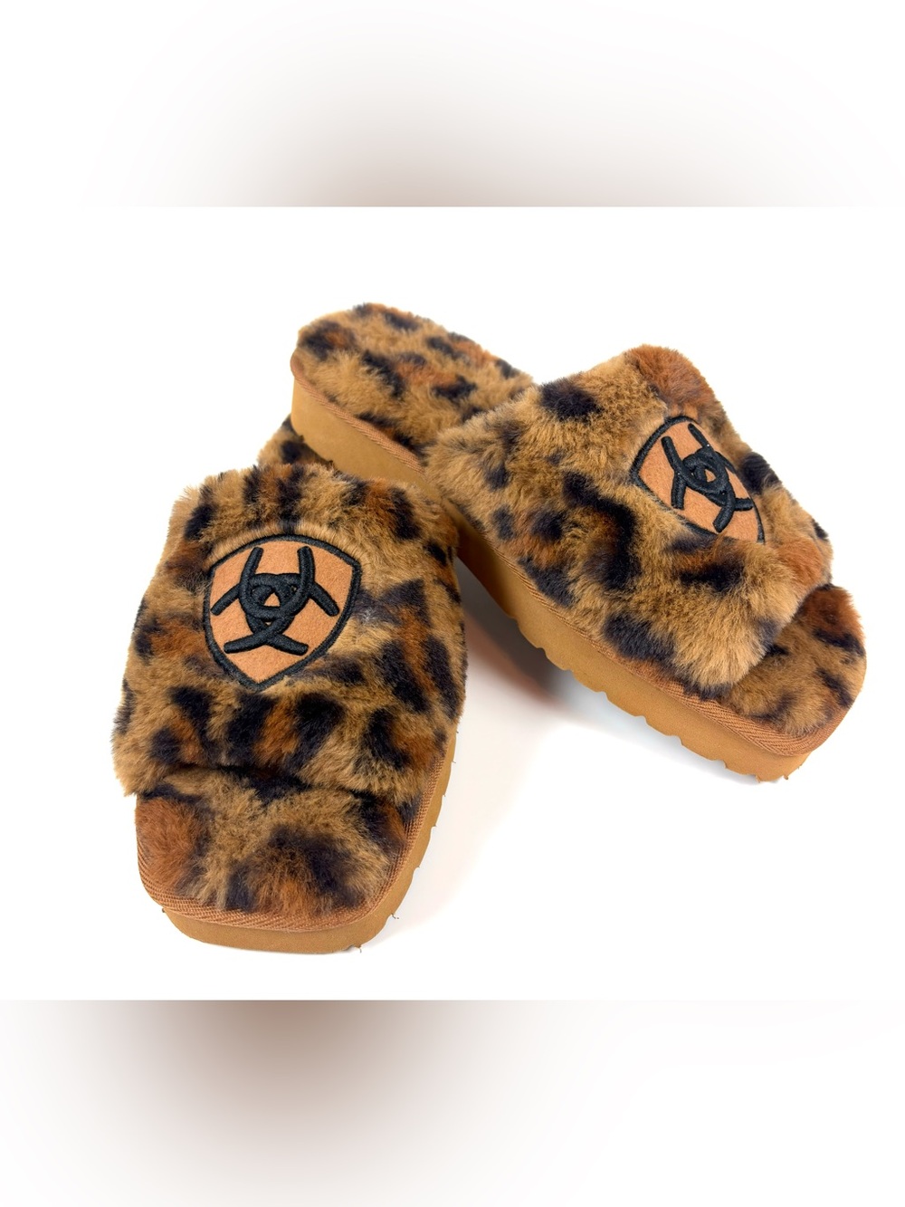 Ariat Leopard Fuzzy Slide Slippers Size 6 Cozy Plush Indoor Outdoor